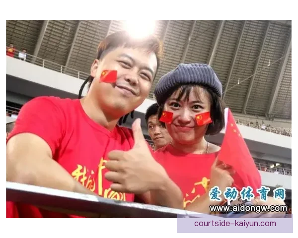 挪威队队服红白配色引发球迷热议，期待新赛季表现提升